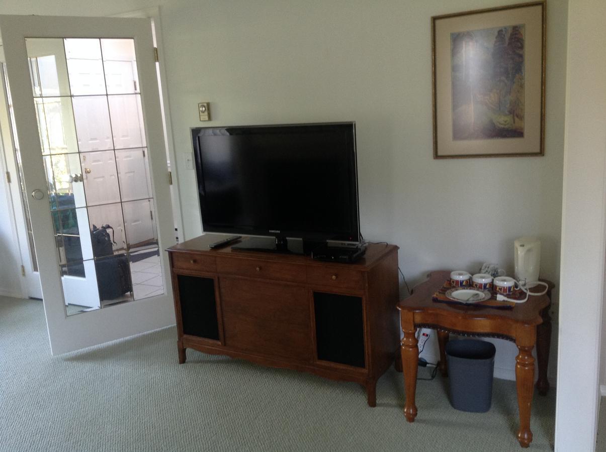 Laurel'S Cottage By Elevate Rooms Qualicum Beach Extérieur photo