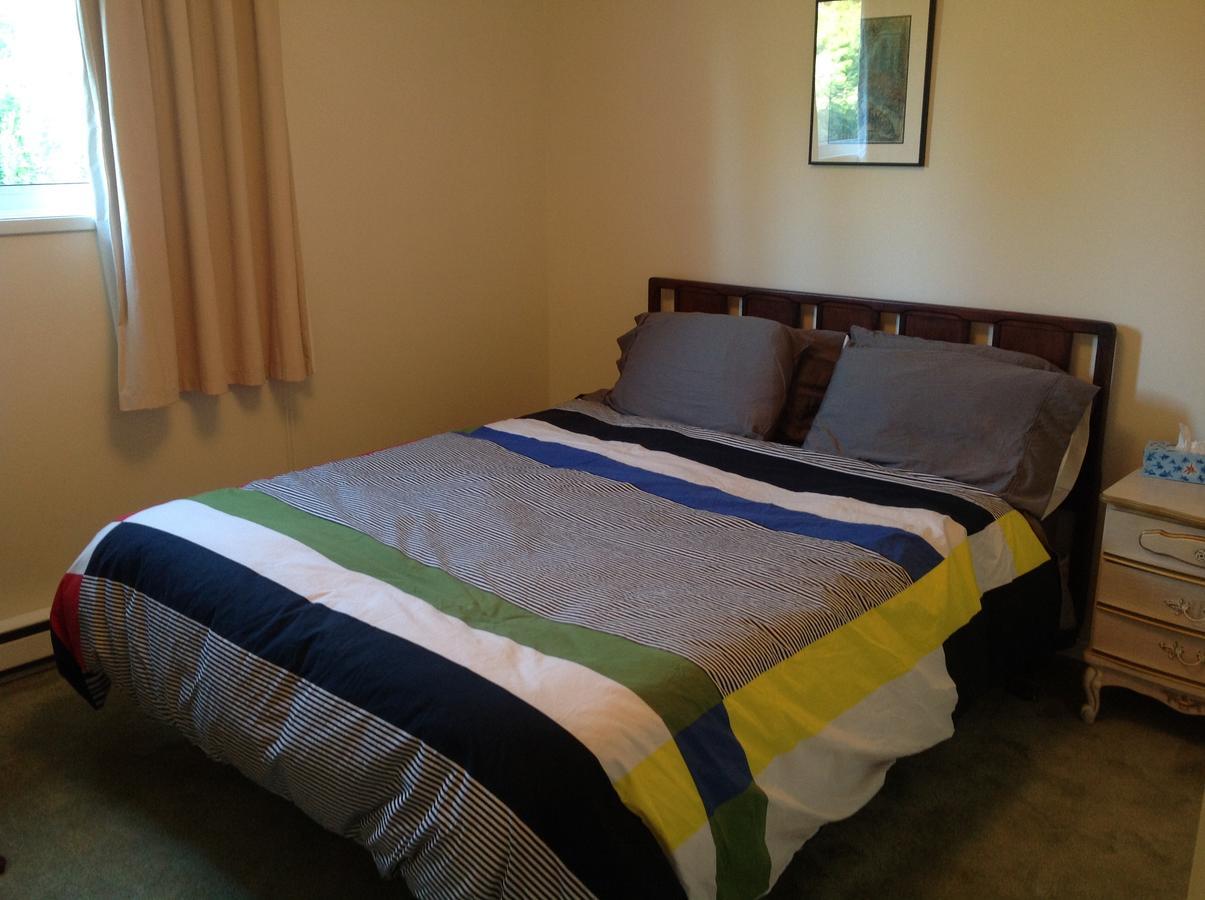 Laurel'S Cottage By Elevate Rooms Qualicum Beach Extérieur photo